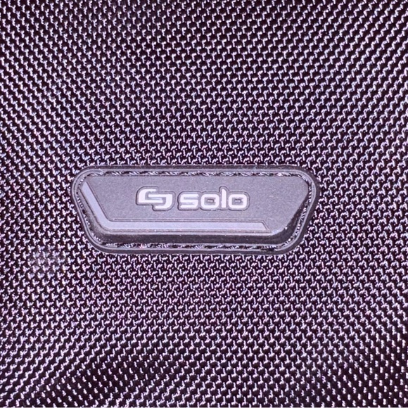 Solo NY Bryant rolling case; never used - Picture 7 of 9
